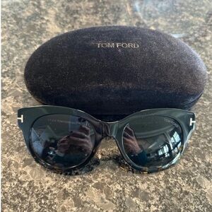 EUC Tom Ford TF741 Lou Two Tone Black Tortoise Sunglasses